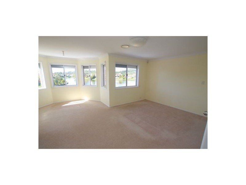 136 Dunlin Drive, Burleigh Waters QLD 4220