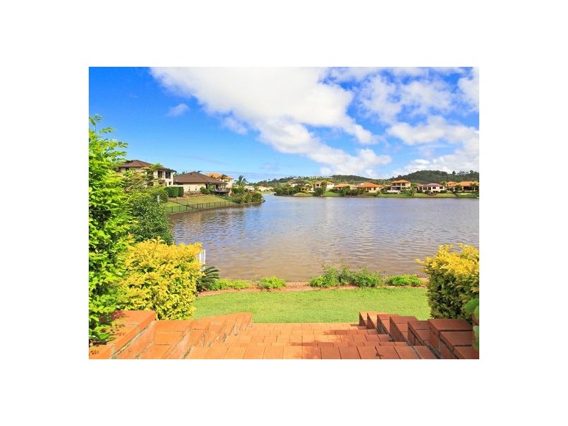 136 Dunlin Drive, Burleigh Waters QLD 4220