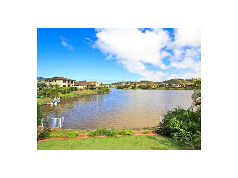 136 Dunlin Drive, Burleigh Waters QLD 4220