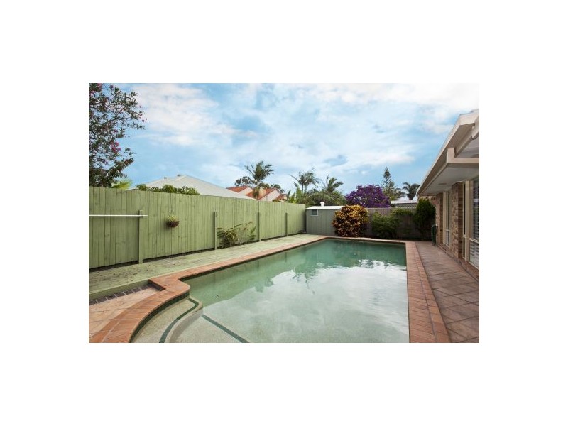 66 Wedgebill Parade, Burleigh Waters QLD 4220