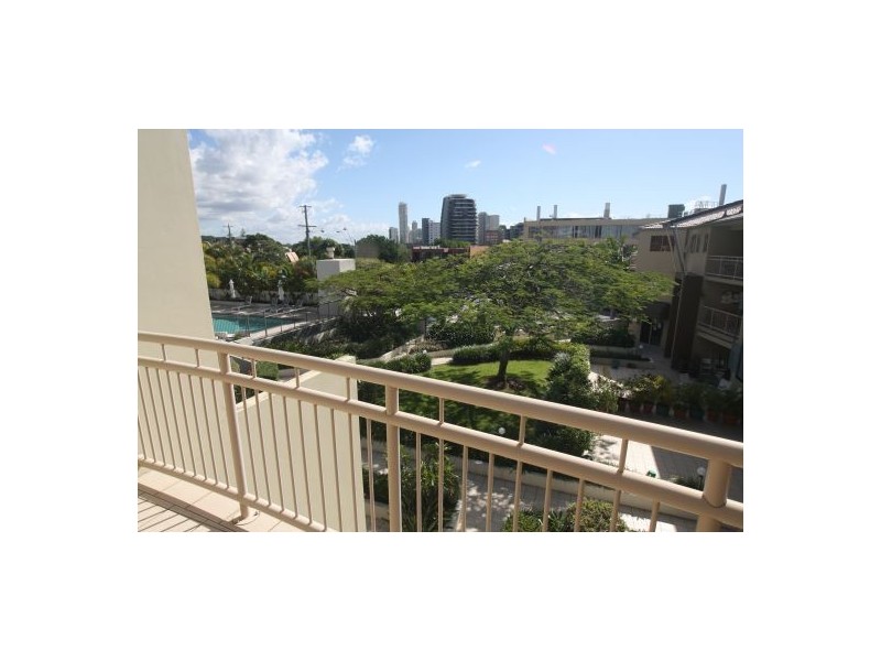 52/4 Park Avenue, Burleigh Heads QLD 4220