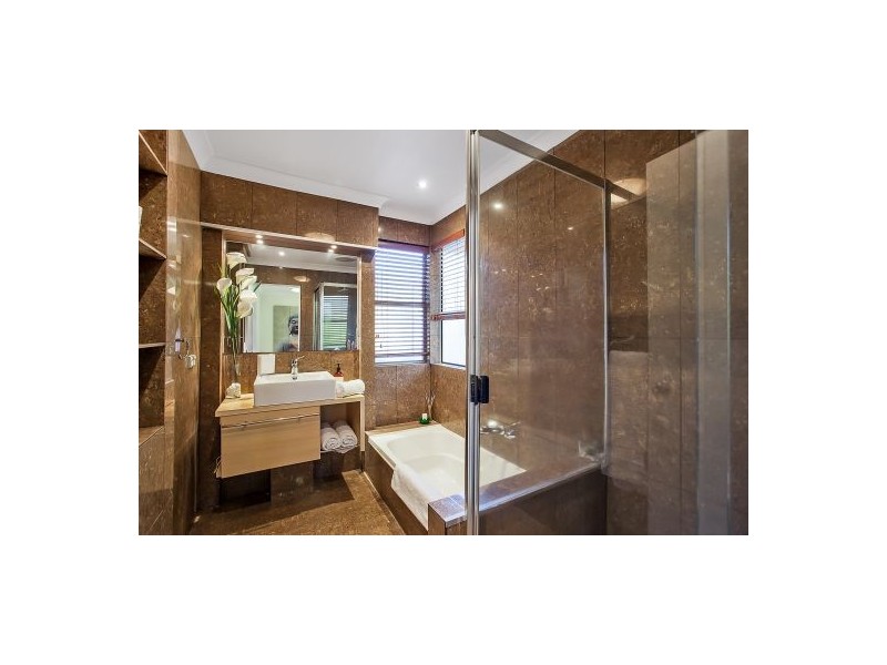 39 Hill Avenue, Burleigh Heads QLD 4220