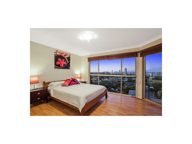 39 Hill Avenue, Burleigh Heads QLD 4220