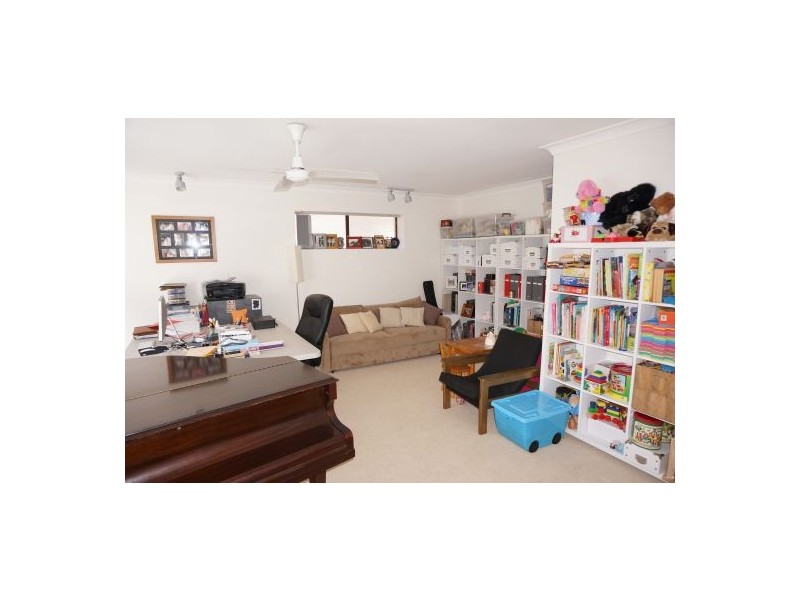 18 Bittern Avenue, Burleigh Waters QLD 4220