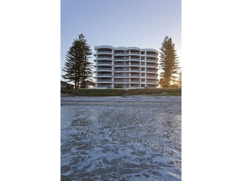 1/125 Albatross Avenue, Mermaid Beach QLD 4218