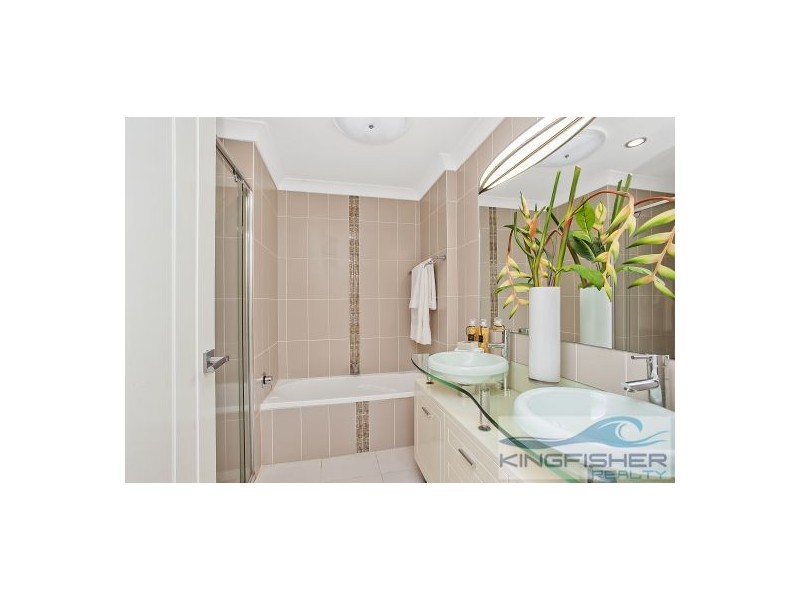 3 Omao Avenue, Burleigh Waters QLD 4220