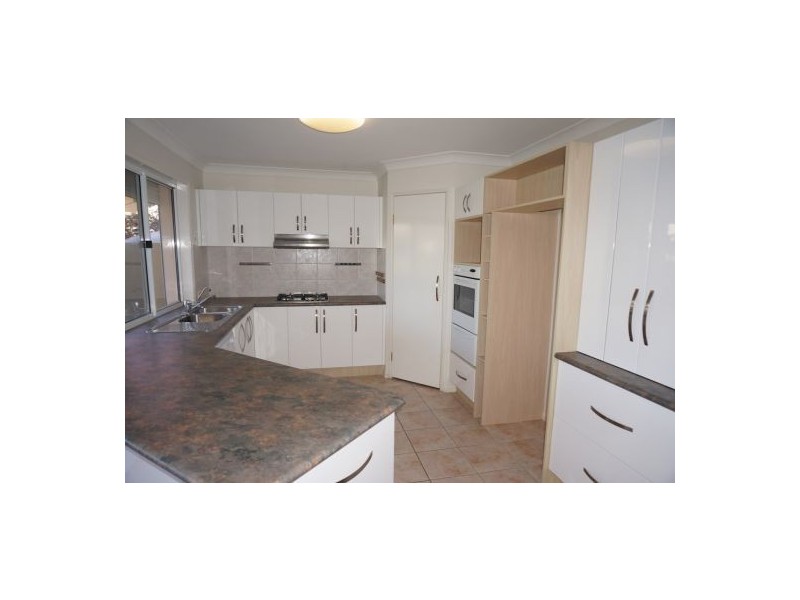 136 Dunlin Drive, Burleigh Waters QLD 4220