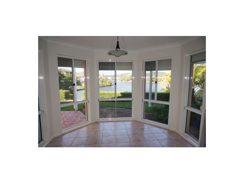 136 Dunlin Drive, Burleigh Waters QLD 4220