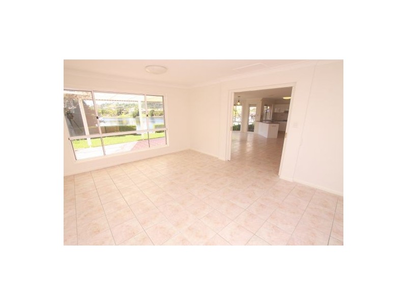 136 Dunlin Drive, Burleigh Waters QLD 4220