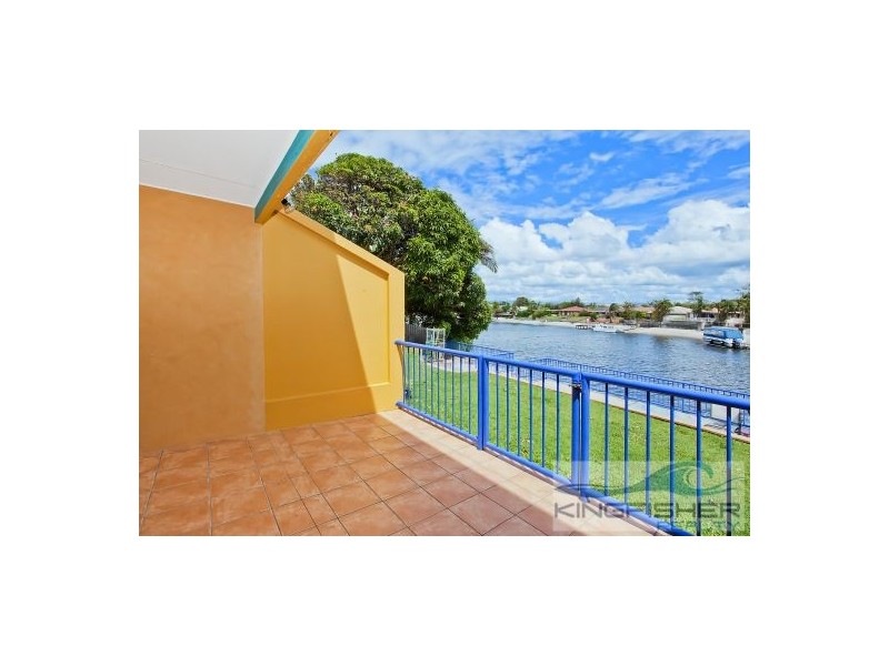 1/6 Orvieto Avenue, Mermaid Waters QLD 4218