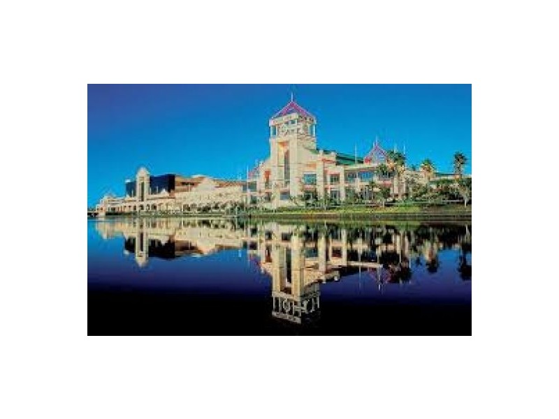 1/6 Orvieto Avenue, Mermaid Waters QLD 4218