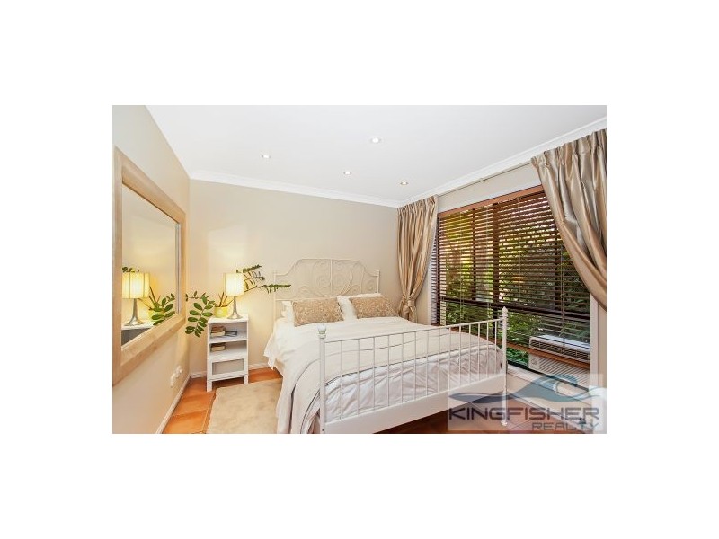 33 Sea Eagle Drive, Burleigh Waters QLD 4220