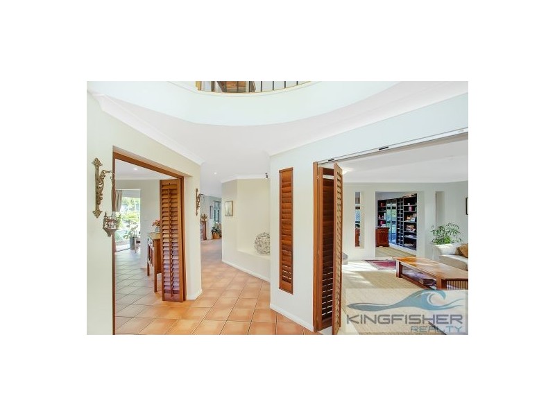 33 Sea Eagle Drive, Burleigh Waters QLD 4220