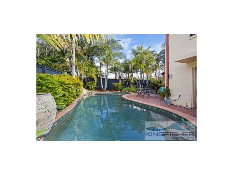 33 Sea Eagle Drive, Burleigh Waters QLD 4220