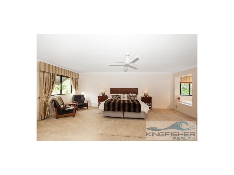 33 Sea Eagle Drive, Burleigh Waters QLD 4220