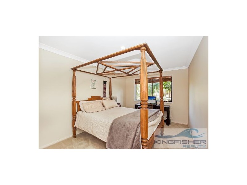 33 Sea Eagle Drive, Burleigh Waters QLD 4220