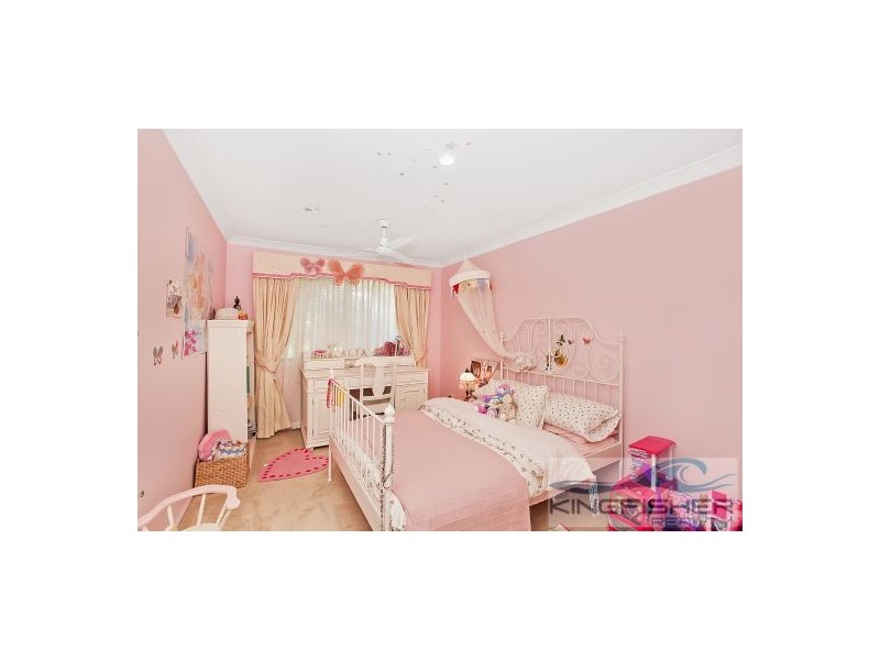 33 Sea Eagle Drive, Burleigh Waters QLD 4220