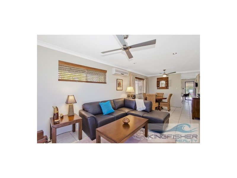 2/11 Logan Avenue, Miami QLD 4220