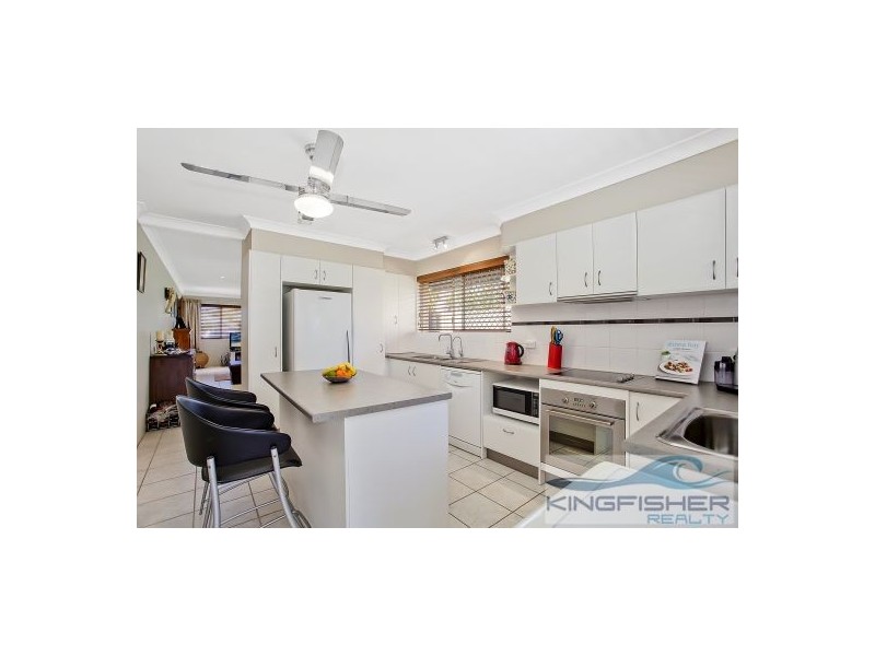 2/11 Logan Avenue, Miami QLD 4220