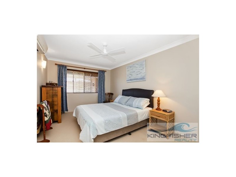 2/11 Logan Avenue, Miami QLD 4220