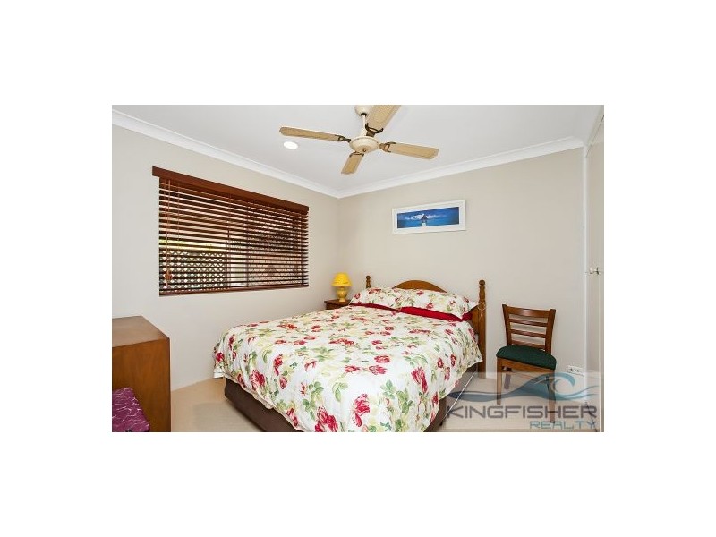 2/11 Logan Avenue, Miami QLD 4220