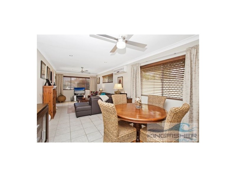 2/11 Logan Avenue, Miami QLD 4220