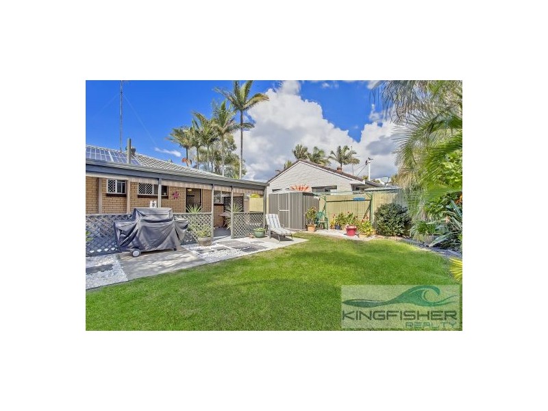 2/11 Logan Avenue, Miami QLD 4220