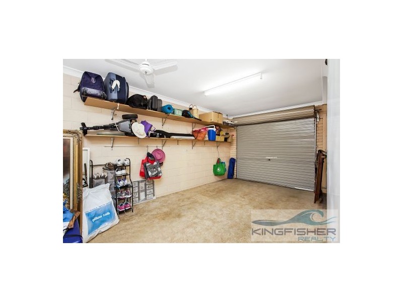 2/11 Logan Avenue, Miami QLD 4220