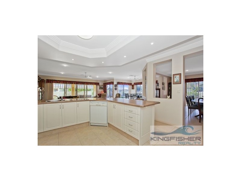 5 Shoalwater Court, Burleigh Waters QLD 4220