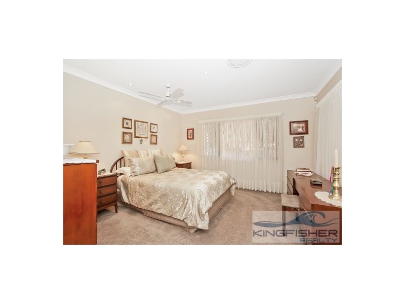 5 Shoalwater Court, Burleigh Waters QLD 4220