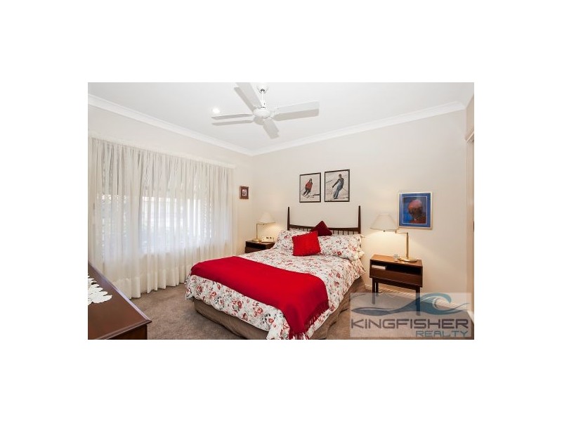 5 Shoalwater Court, Burleigh Waters QLD 4220