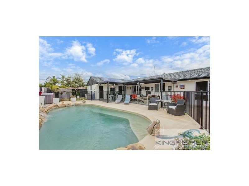 1 Placid Court, Varsity Lakes QLD 4227