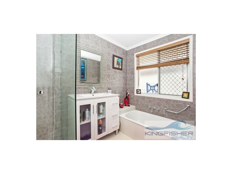 1 Placid Court, Varsity Lakes QLD 4227