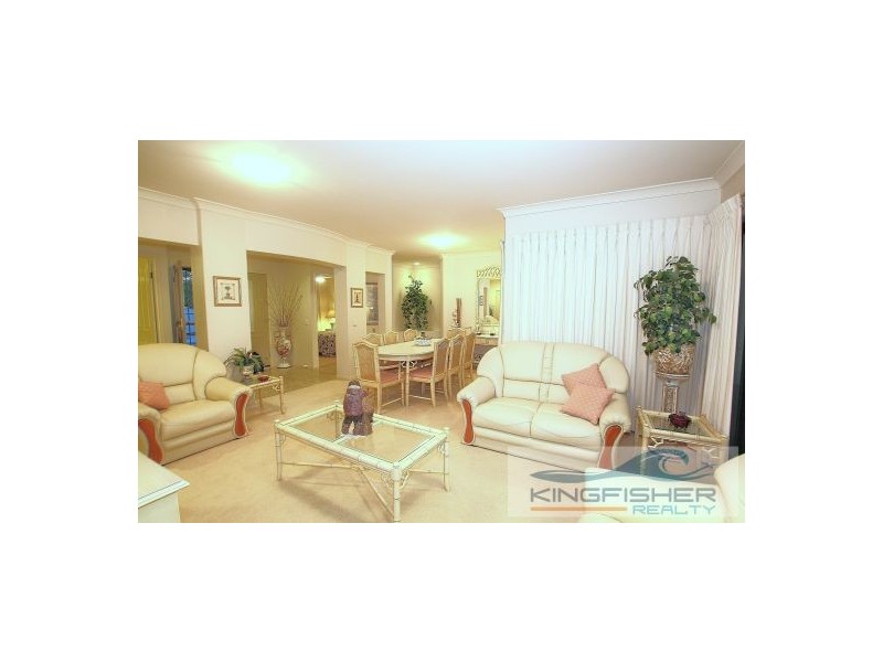 2 Stingray Crescent, Burleigh Waters QLD 4220