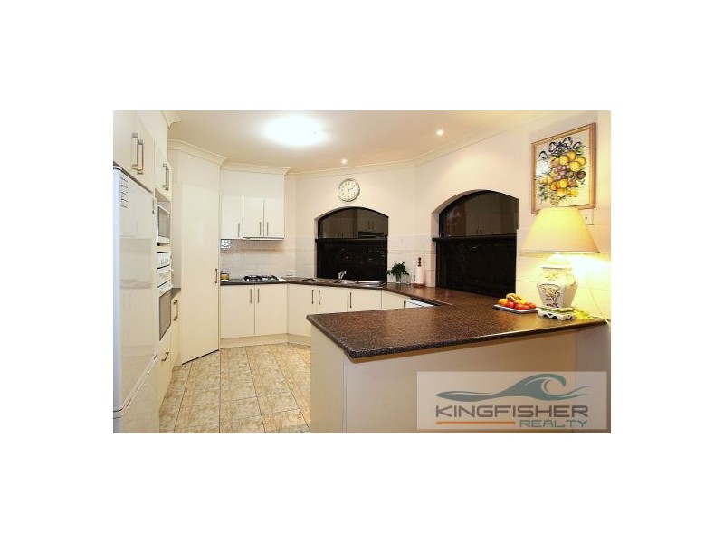 2 Stingray Crescent, Burleigh Waters QLD 4220