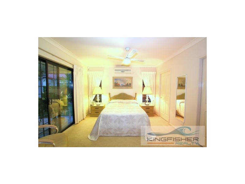 2 Stingray Crescent, Burleigh Waters QLD 4220