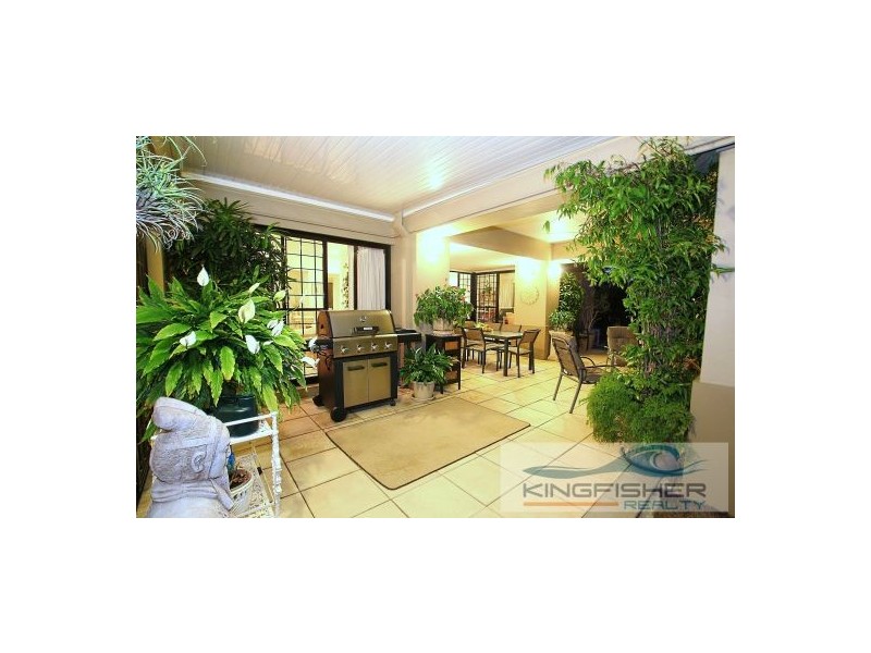 2 Stingray Crescent, Burleigh Waters QLD 4220