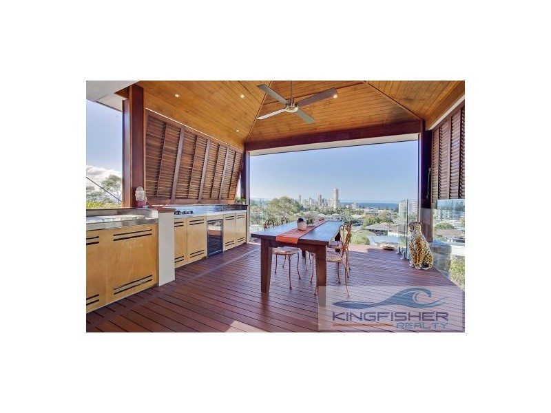 8 East Street, Burleigh Heads QLD 4220