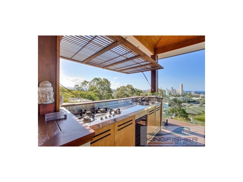 8 East Street, Burleigh Heads QLD 4220