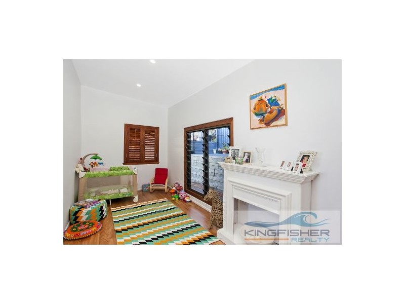 8 East Street, Burleigh Heads QLD 4220