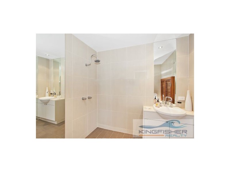 8 East Street, Burleigh Heads QLD 4220