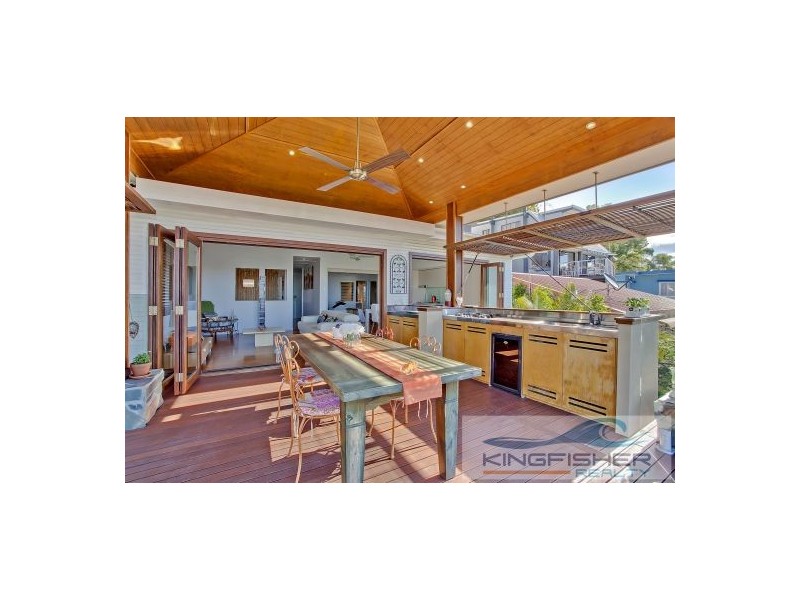 8 East Street, Burleigh Heads QLD 4220