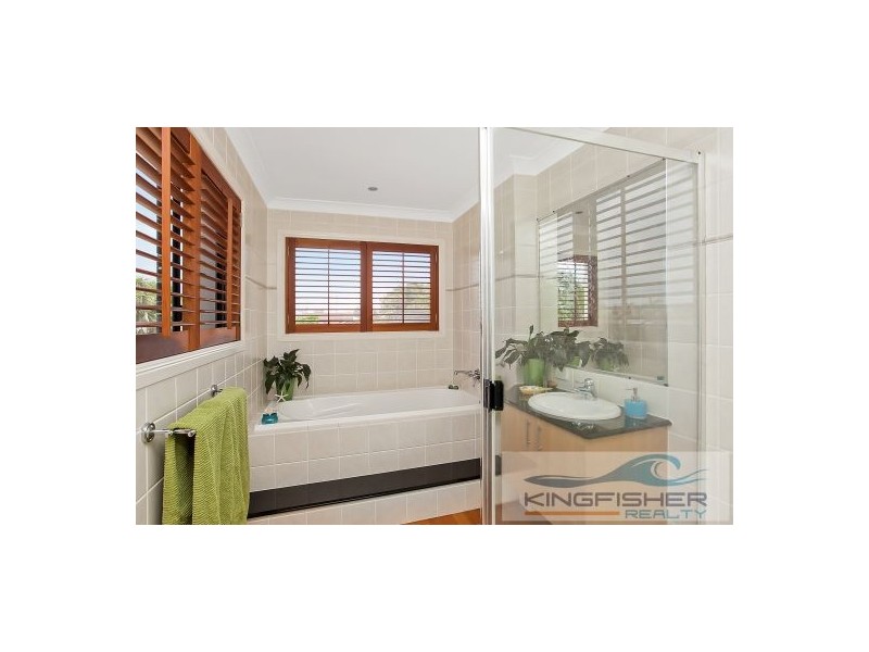 17 Bittern Avenue, Burleigh Waters QLD 4220