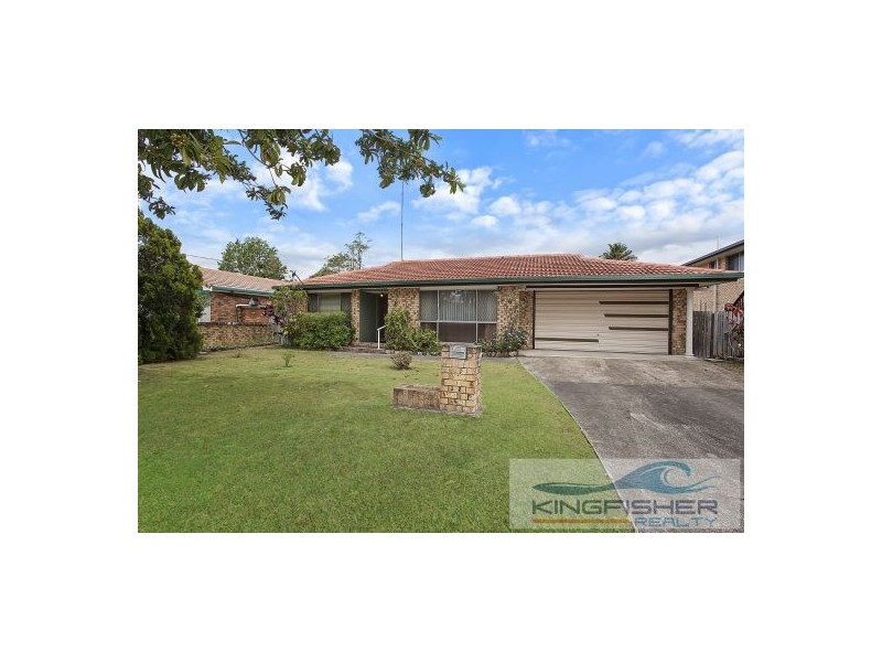 8 Bradley Avenue, Miami QLD 4220
