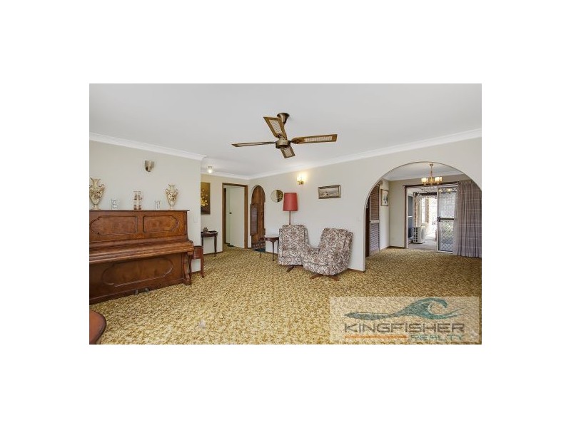 8 Bradley Avenue, Miami QLD 4220