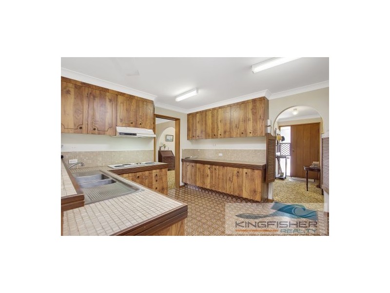 8 Bradley Avenue, Miami QLD 4220