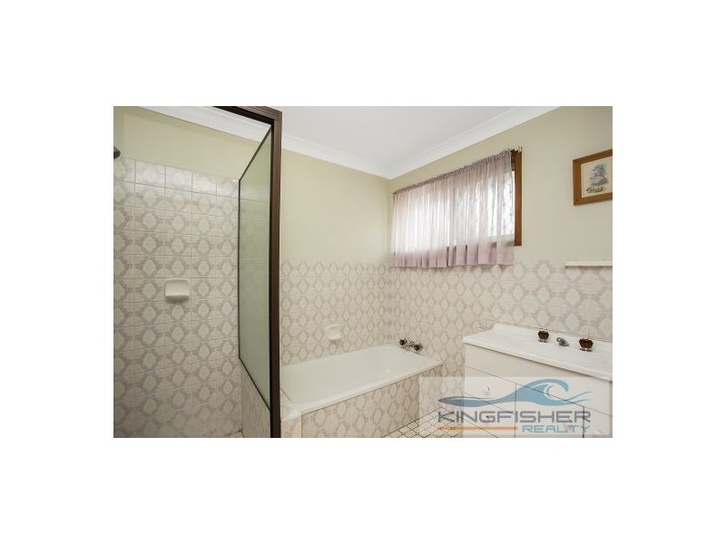 8 Bradley Avenue, Miami QLD 4220