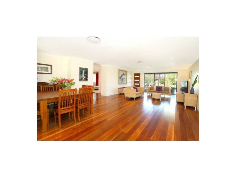 71 Dawn Parade, Miami QLD 4220