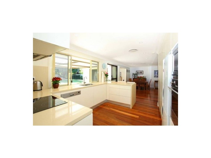 71 Dawn Parade, Miami QLD 4220