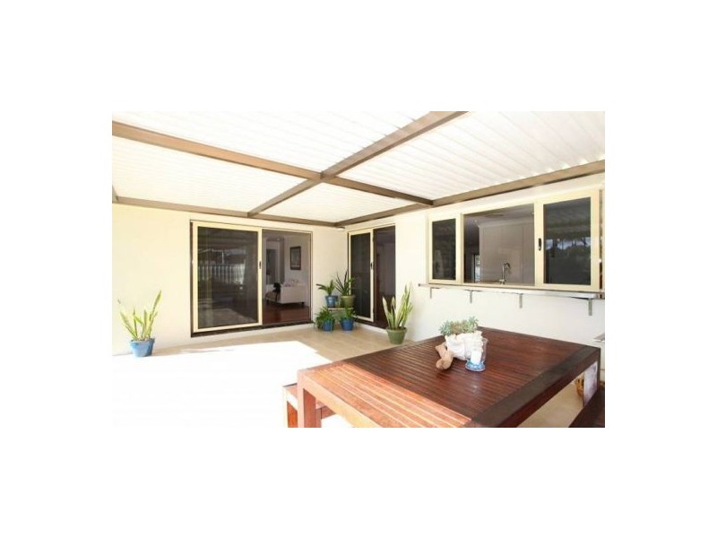 71 Dawn Parade, Miami QLD 4220